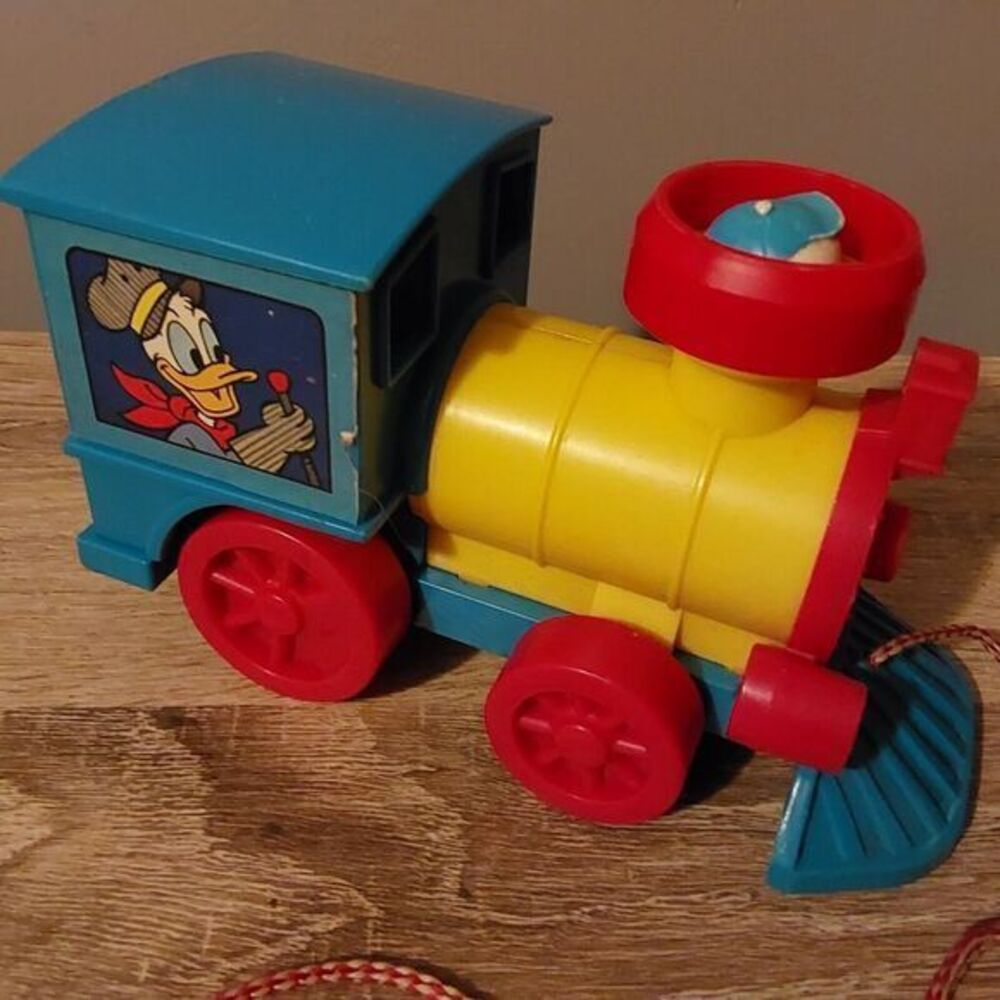 Rare Disney‎ Donald Duck Knickerbocker Pull Train Vintage Collectible Disneyana